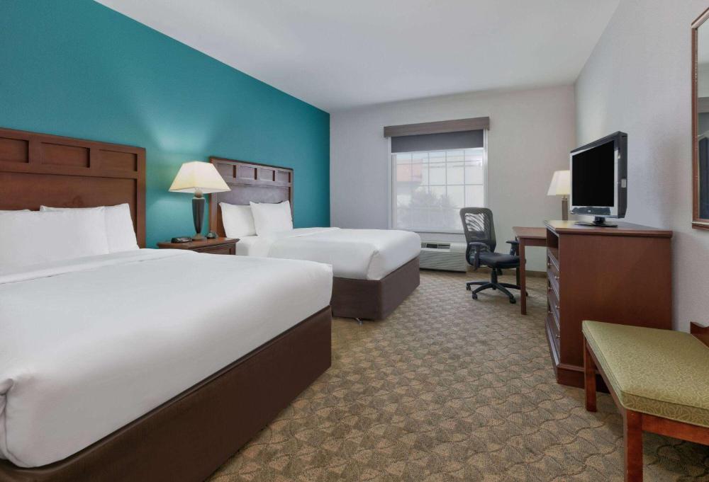 King Room with Two King Beds - Non-Smoking interior